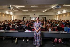 Dosent laat speke sing vir geld vir studente