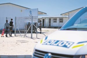 Foto | Klapmuts-polisie lig leerders in oor misdaad en die gevolge daarvan