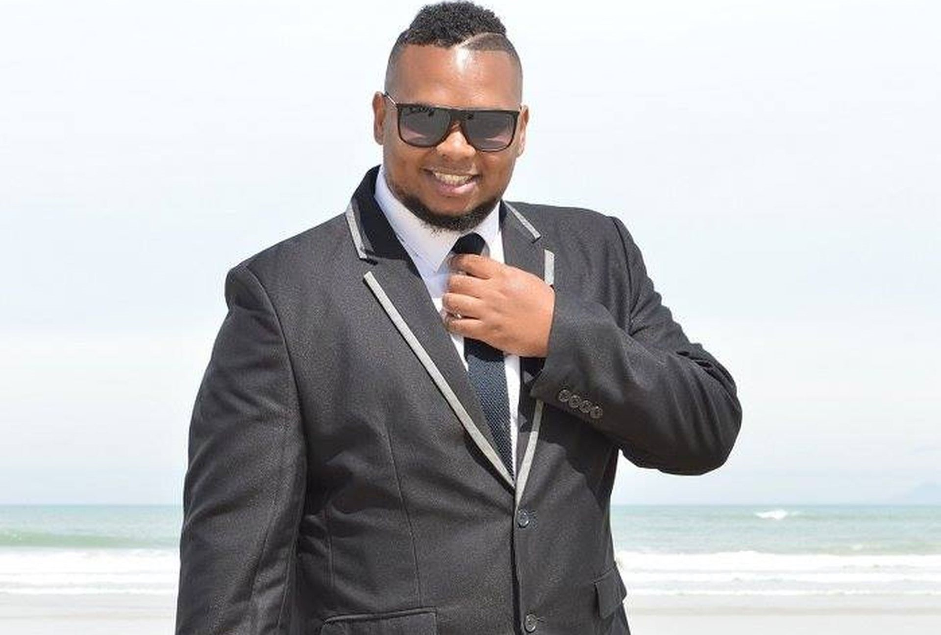 Klapmuts-man se Facebook-aankoop lei tot rooftog