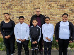 Jong klavierspelers skitter by Eisteddfod