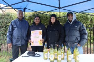 Jamestown-entrepreneurs byeen om straatmark, Aarbei-fees te bespreek