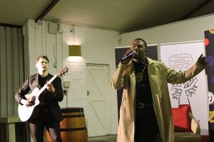 Afrikaanse radio takel uitdagings