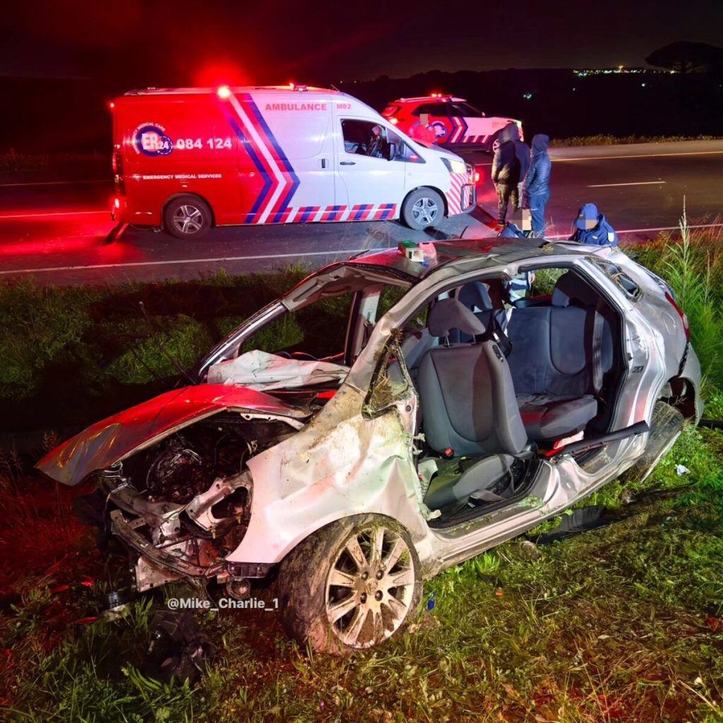 Somerset West police are investigating a case of culpable homicide following a fatal rollover crash outside Raithby last Wednesday (27 August). According to police spokesperson Sergeant Suzan Jantjies, the accident occurred on the corner of the R44 and Cordoba Road at 03:50. "It is believed that the vehicle, with five occupants, was travelling from Strand towards Stellenbosch," she said. "The driver reportedly lost control of the vehicle, which overturned. One occupant, a 26-year-old Zimbabwean national, died on impact while four others were transported to hospital." Jantjies said the cause of the accident is being investigated. Anyone with additional information is urged to call Detective-Sergeant Selwyn de Koker on 021 850 1302. Photo: Mike_Charlie_1/Facebook