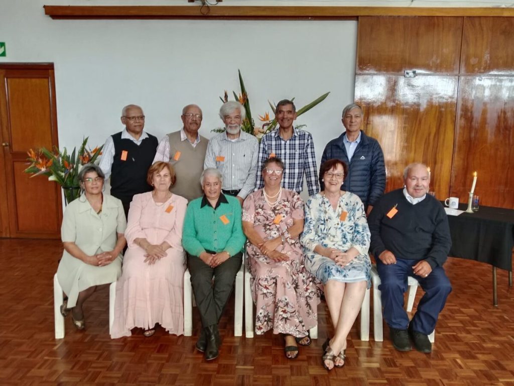 Veertig jaar nadat hulle die skoolbanke gegroet het, het die 1985-matriekklas van die Hoërskool Lückhoff op Saterdag 28 September in die Trinity Metodiste- kerksaal in Idasvallei vir hul reünie vergader. Die tema vir die geleentheid was "Dankbaar" en die groep het dit goedgedink om die onderwysers en hul gades, wat tussen  1981 en 1985 vir hulle skoolgehou het, na 'n dankseggingseremonie te nooi. Die oudleerders was veral dankbaar vir die rol wat hul onderwysers destyds in hul lewe gespeel het. Die destydse hoofseun, Powell Dreyer, is getaak met die dankie-sê namens die groep. Die oudleerders by die geleentheid was: Agter, van links,  J. Martin, C. Malan, R. Combrinck, D. Christians en MJ Cyster. Voor is C. King, L. Geldenhuys, C. Biscombe, R. Olivier, M. Jansen en T. Anthony.