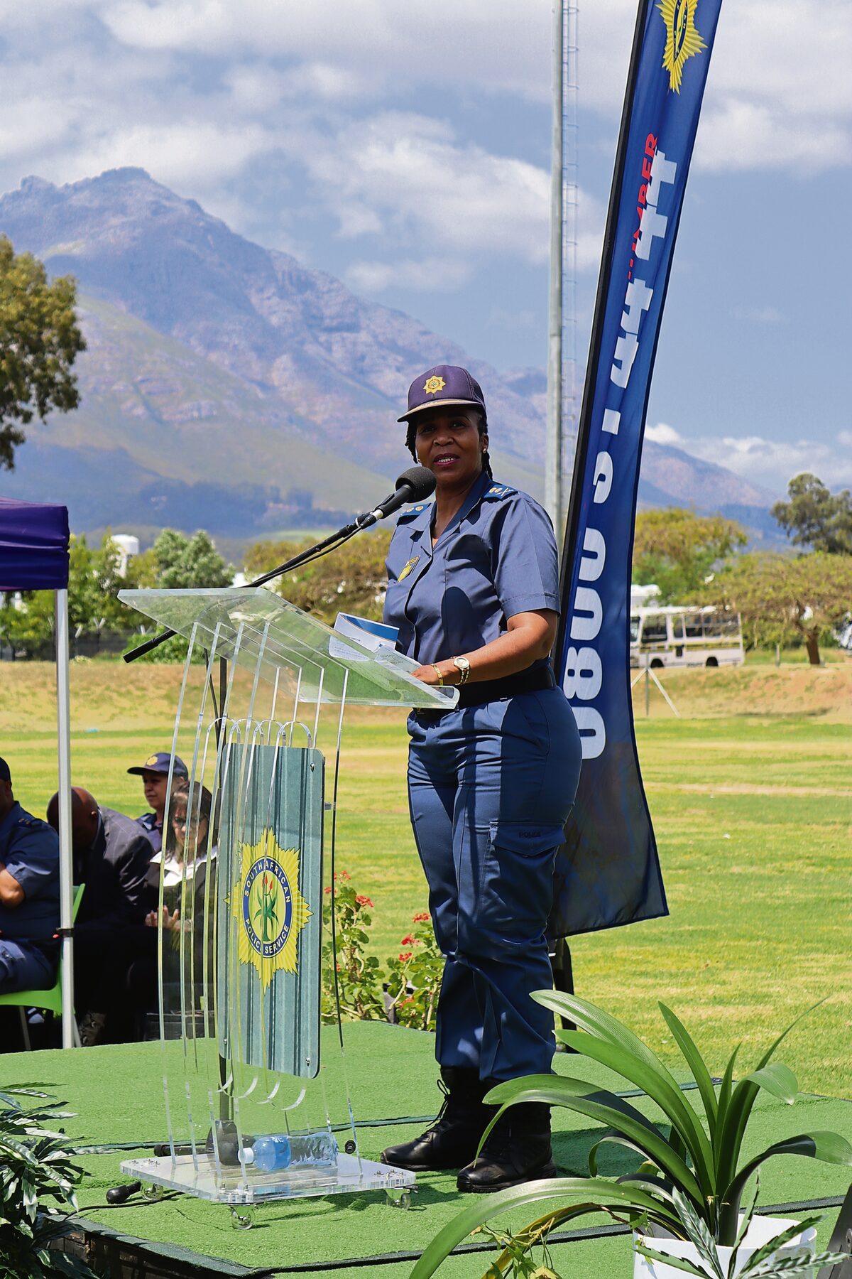 Police officers ready to act in Cape Winelands this festive season