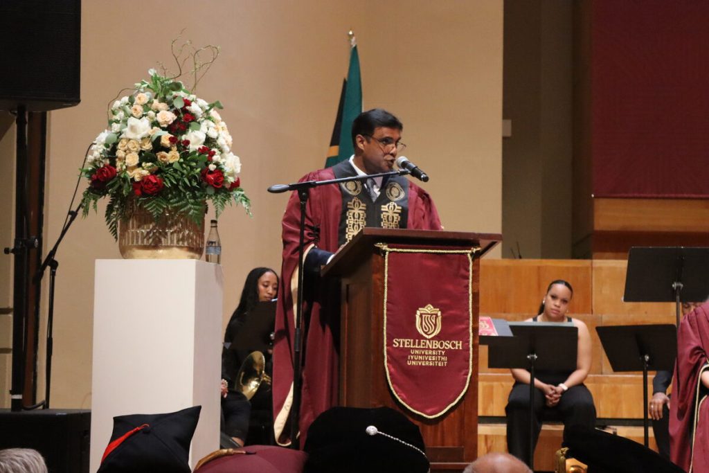 In his address, Ramjugernath set out his vision, to make SU an innovative and transformative institution "in service of society." He paid tribute to his peers for the welcome he received from them and said he felt honoured and humbled to take stewardship of the university. He welcomed the opportunity to play his part in enabling students, staff and alumni reach their full potential, not only in Stellenbosch, but across the country, on the continent and globally. Photo: Yaël Malgas