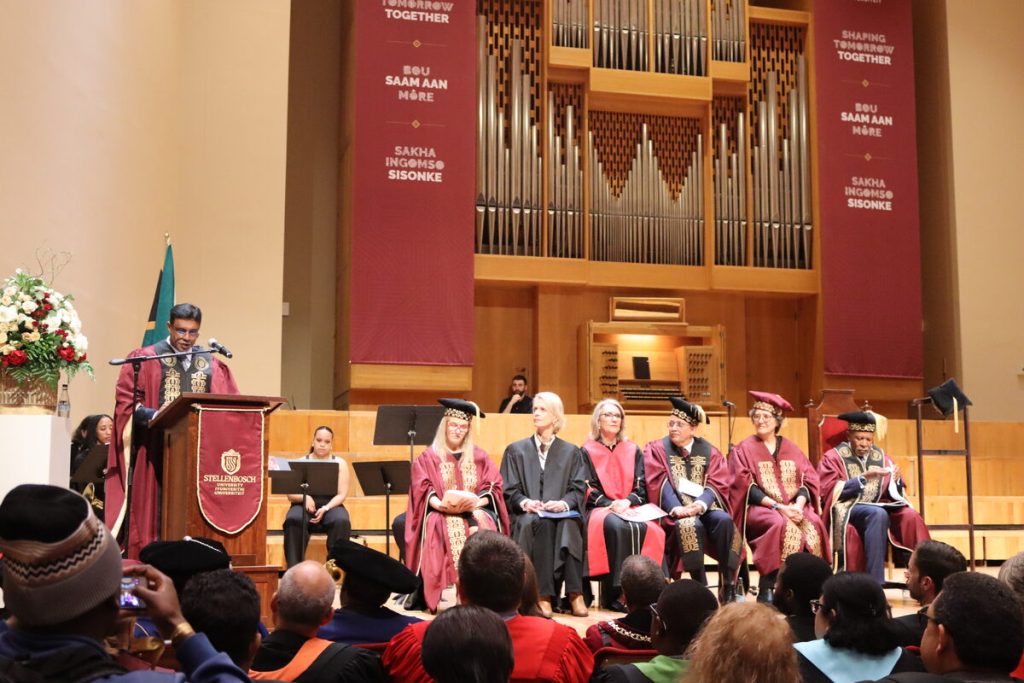 Staff and students of Stellenbosch University (SU) officially welcomed their 13th rector, Prof Deresh Ramjugernath, at his inauguration on Wednesday 1 October at Endler Hall. Ramjugernath, also vice-chancellor of the institution, officially took office on Tuesday 1 April. Photo: Yaël Malgas