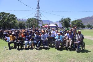 Besoekers deel van Stellenbosch se jaarlikse Walk With Disability
