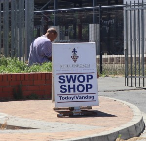 Kom ruil afval vir kos by Stellenbosch se ‘swop shop’