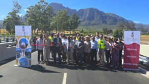 Dwarsrivier se Lanquedoc-brug voltooi