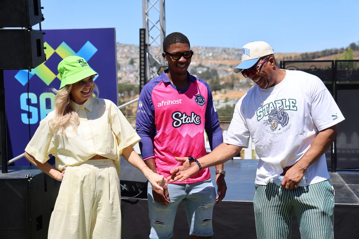 20th player Leandie du Randt, Paarl Royals plater Nqaba Peter and South African cricket legend Makhaya Ntini having a laugh during the SA20 Trophy Tour stop in Stellenbosch.