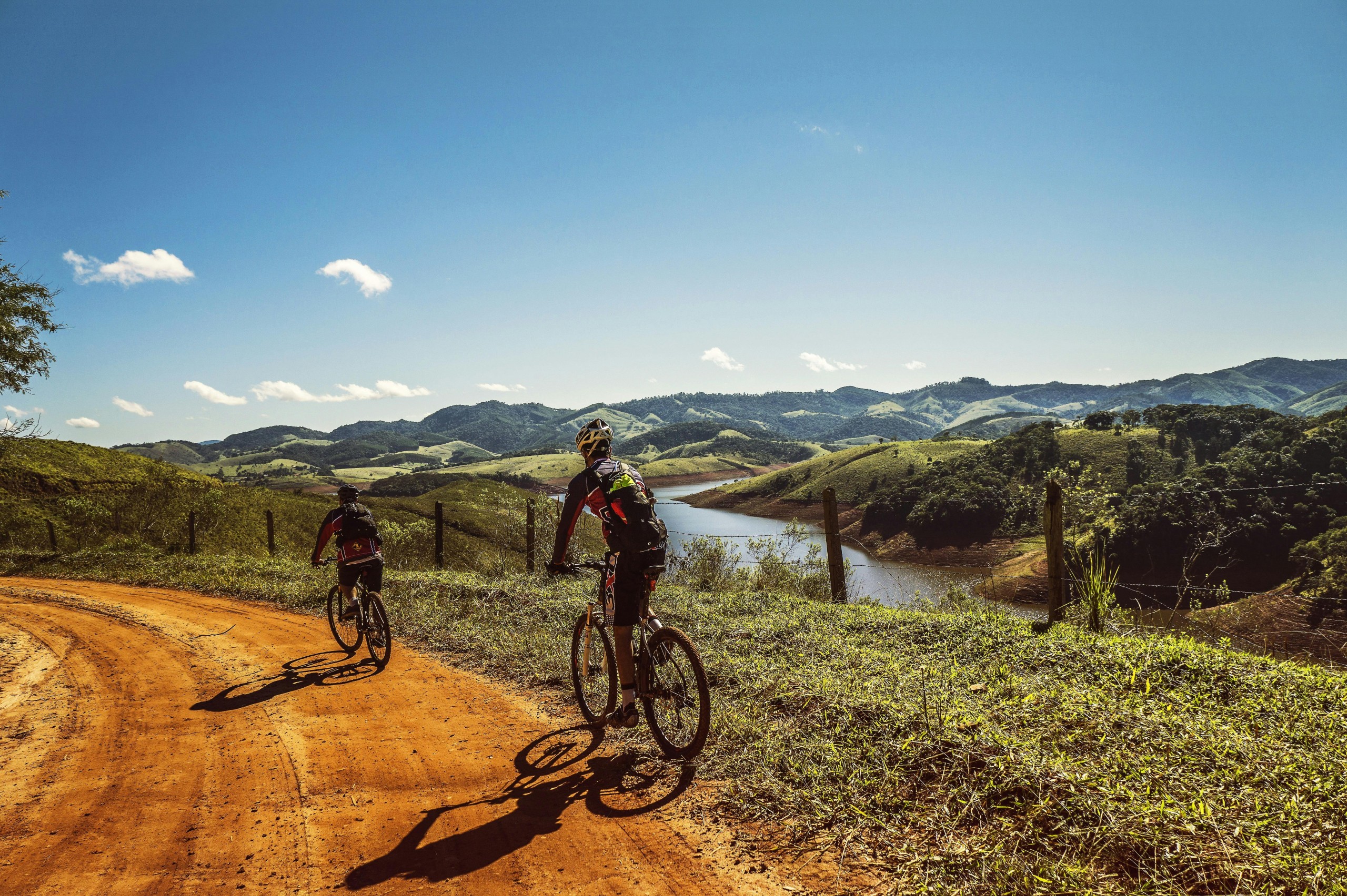 The Rhodes Quality Winelands Cycle Race is back, so it th road for a good cause.