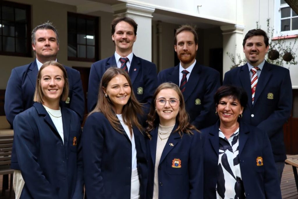 Paul Roos Gimnasium het vanjaar agt nuwe personeellede verwelkom. Van links (agter) staan Pine Pienaar (kommersiële bestuurder), Riley Golding (geskiedenis), Francois Malan (inligtingstegnologie) en Adam Taljard (wiskunde). Voor: Bianca Janse van Vüren (wiskunde en lewensoriëntering), Roné van Wyk (rekening- kunde en ekonomiese- en bestuurswetenskappe), Janelké Jansen van Rensburg (wiskunde) en Jeanette Schoeman (Afrikaans).