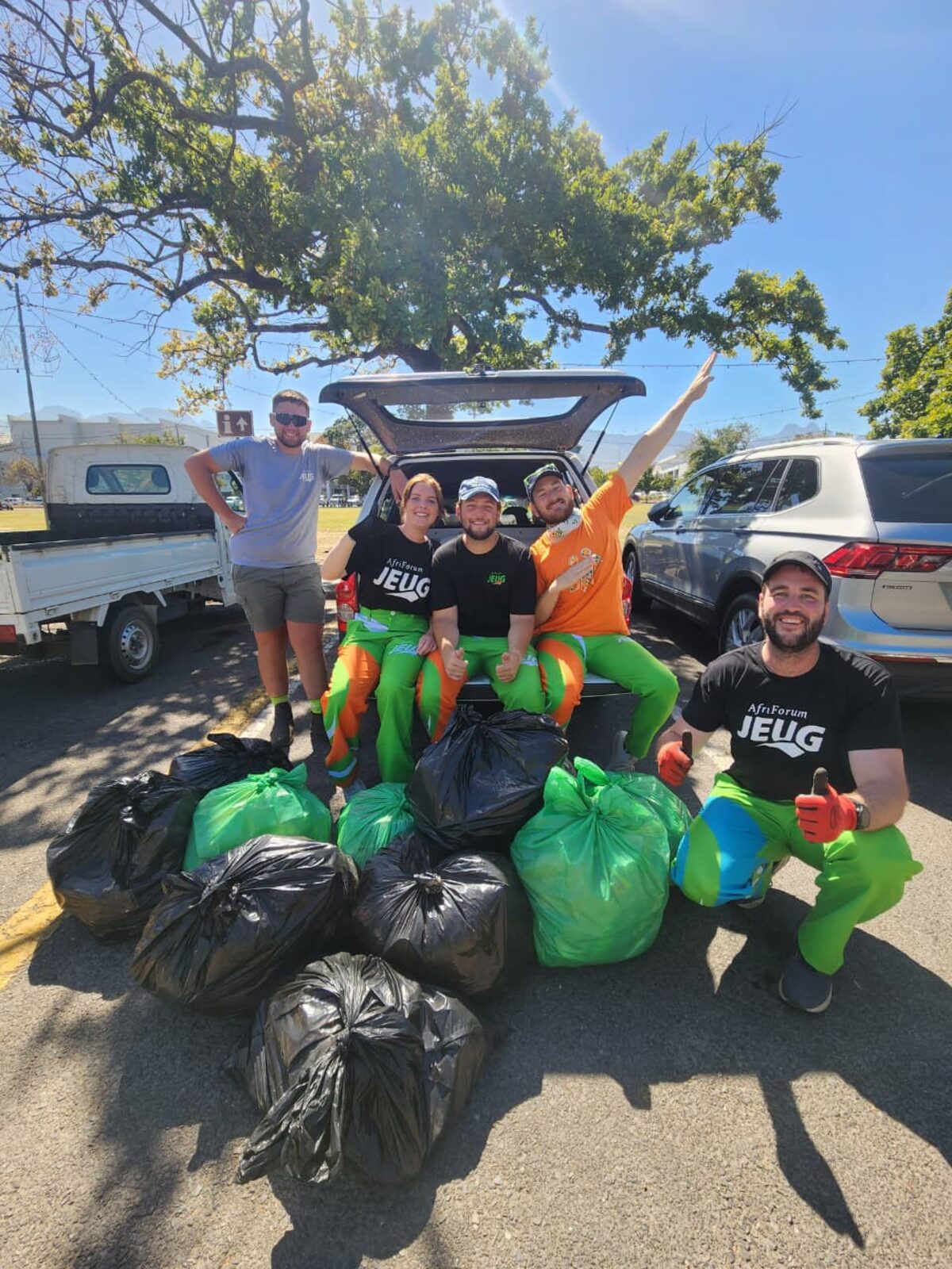 AfriForum-jonges rol moue op vir skoner Stellenbosch