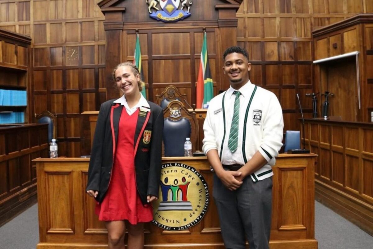 Daniella Smit en Byron Scheepers van Groendal, wat ook in die Wes-Kaapse Jeugparlement dien.