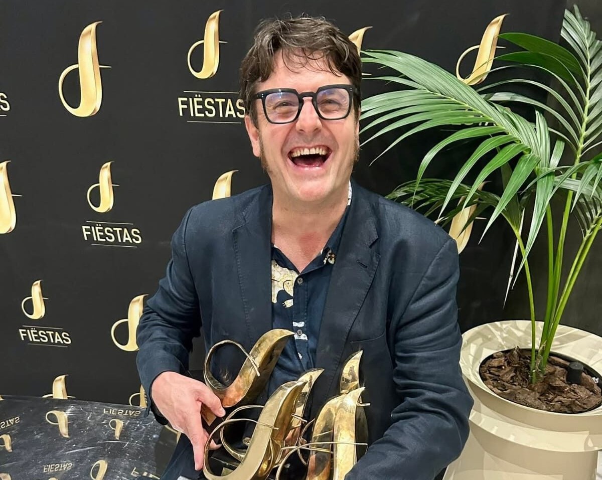Die jaarvergadering van die Vriende van die Stellenbosch Museum word Dinsdag 26 Mei om 18:00 by Erfurthuis, Ryneveldstraat 37 gehou. Die gasspreker by die aand se verrigtinge is die bekende skrywer en digter Danie Marais (foto). Marais, veral bekend as digter en musiek- guru, sal praat oor sy gemengde gevoelens oor Stellenbosch en die verraderlike simbool wat die dorp vir verskillende groepe geword het. As aanknopingspunt sal hy onder meer 'n gedig of twee oor Stellenbosch uit sy jongste versamelbundel gebruik. Hy bring ook 'n paar boeke saam vir belangstellendes om aan te skaf. Verversings sal na afloop van die vergadering bedien word. Kontak die Stellenbosch Museum by 021 887 2937 vir nog inligting oor die verrigtinge.