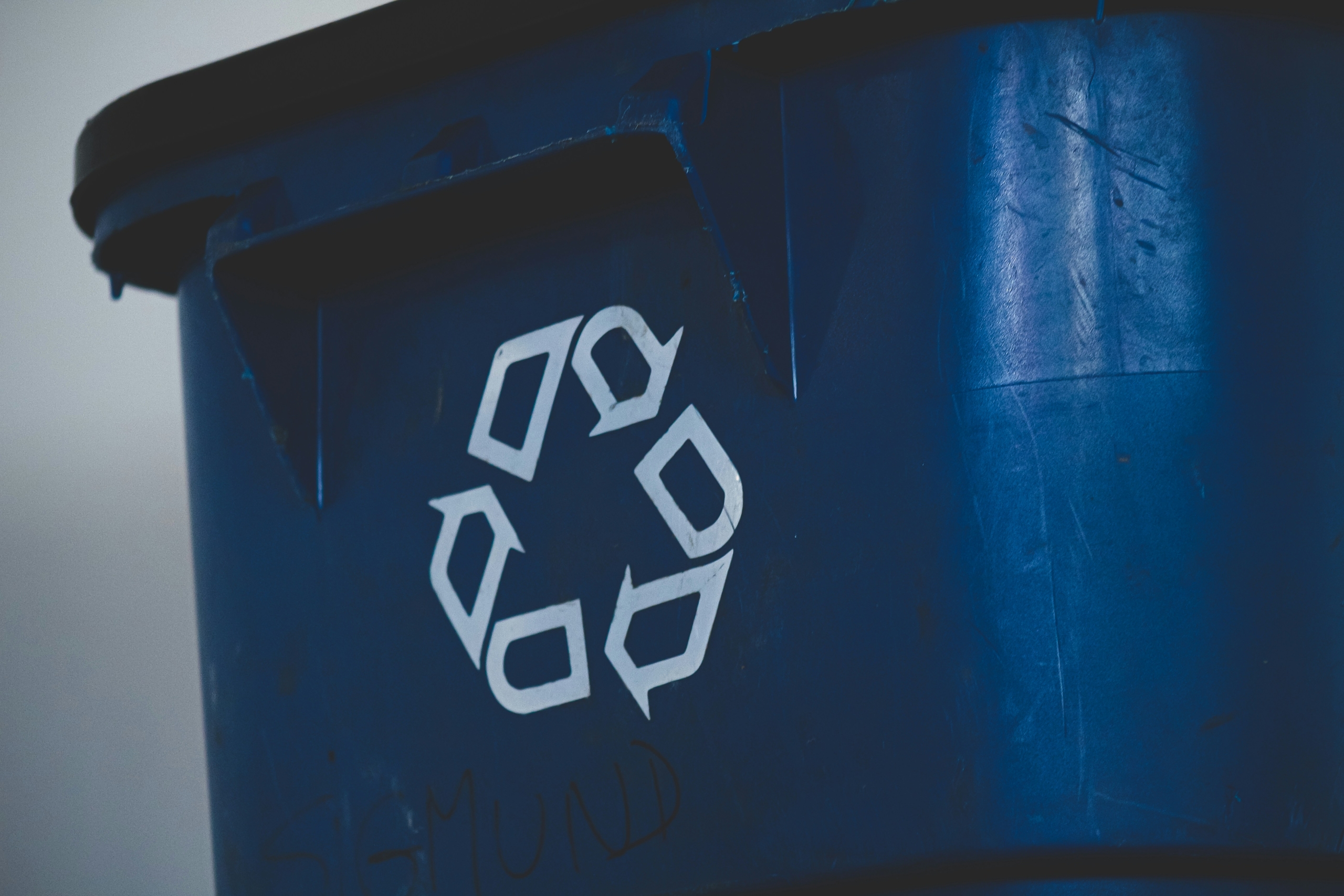 Recycling bin Photo: Unsplash