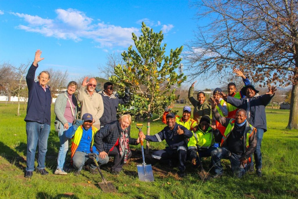 Unie Park tree planting