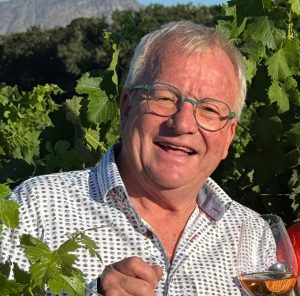 Mr Bubbles: Winemaker Pieter Ferreira to receive lifetime achievement award in London
