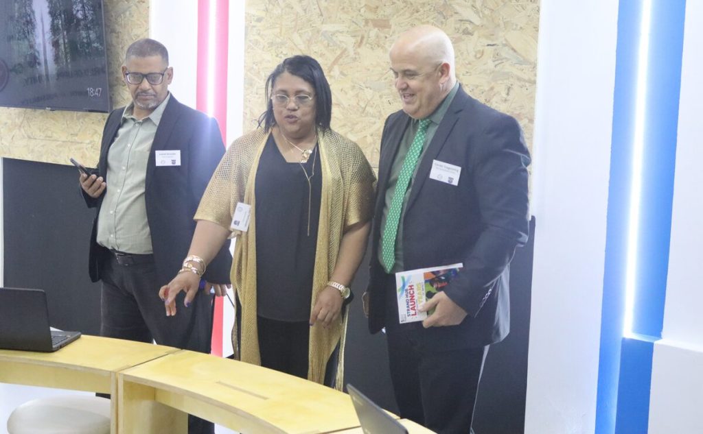 MiDO hub opening by Strand Sekondêre Skool