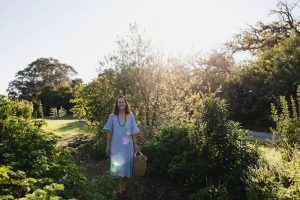 Herbal medical practitioner outlines properties of organic remedies