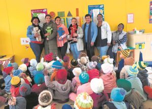 Oase-vroue in Caledon brei mussies