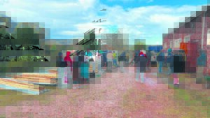 Boumateriaal vir inwoners wat dakloos gelaat is na storm nou eers hier