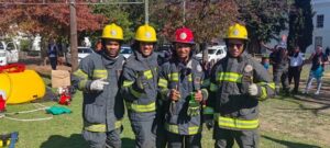 Overstrand-brandweerbeampts wys wat in hulle steek