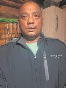 Overbergers in hof oor miljoene se perlemoen