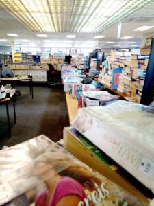 Boekwurms sien rooi oor biblioteke