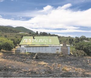 Brand betyds gestuit by die Caledon-veldblomtuin