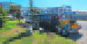 Sypaadjie met bome verfraai