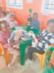 Skool kort dringend hulp vir ‘make over’