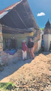 Huise se mure in Myddleton val in na oorstromings