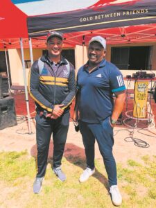 Rugbyafrigter sterf op gholfbaan