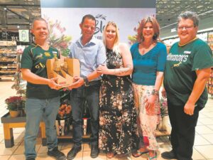 Paartjie van Botrivier raak in supermark verloof