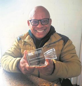 ‘Mnr. Klop’ vereer met toekenning