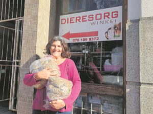 Geld vir dieresorg geïn