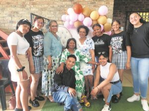 Middagtee ’n groot sukses