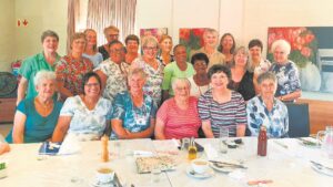 VLV van Caledon kuier eers informeel