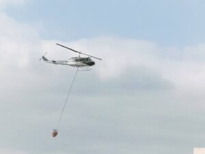 Wind gee vlamme woema