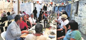 Gee my die sout aan, asseblief . . . ASSEBLIEF!