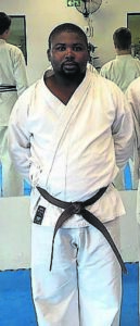 Help karate star to reach his goal