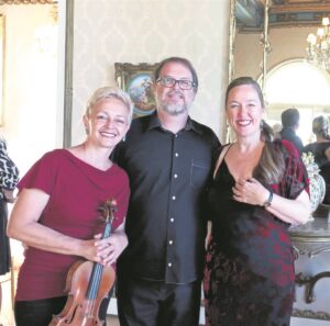 Trio performs piano, violin, voice greats