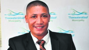 Theewaterskloof-munisipaliteit se munisipale bestuurder kan bly vir nou