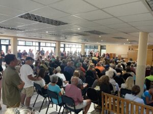 Mense maak stem dik oor die toekoms van Hermanus Country Market