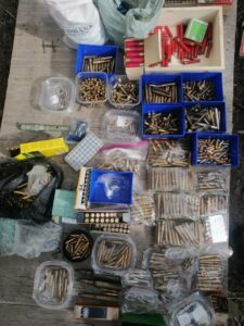 Bekende wapenhandelaar vas