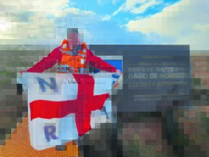 Plaaslike inwoner van Kaap Agulhas vat pad van Kilimandjaro tot Kaap Hoorn