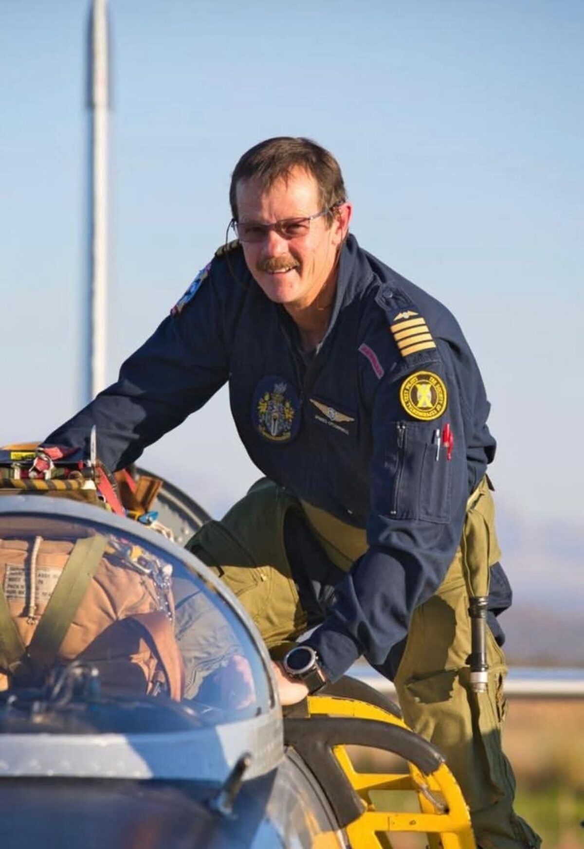 B’dorp-vlieënier sterf by lugskou