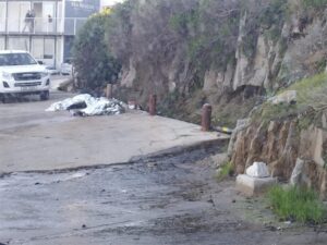 Twee susters deur branders meegesleur